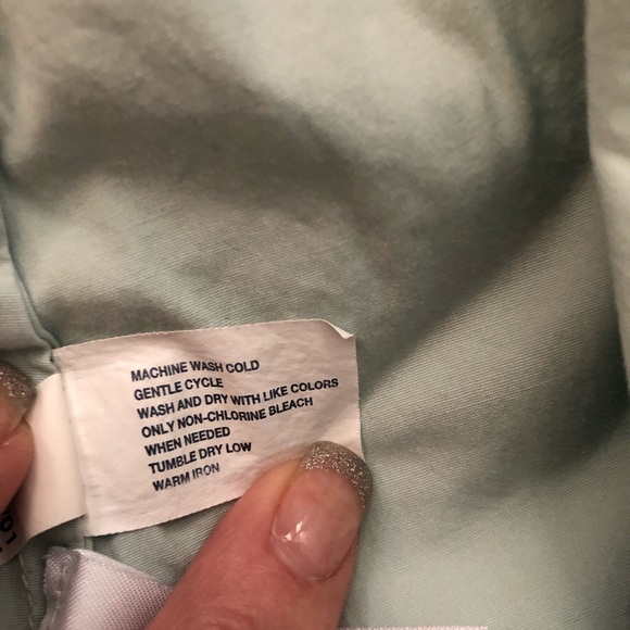 💝Gap button down shirt in light mint. - Picture 3 of 3